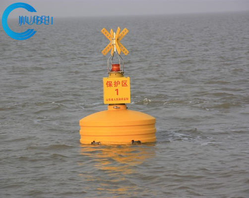 Phao điều hướng nước xanh đỏ vàng đại dương với đèn tín hiệu năng lượng mặt trời